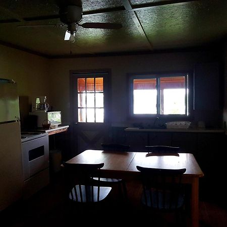 Marble Lake Lodge Cloyne Стая снимка