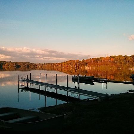 Marble Lake Lodge Cloyne Екстериор снимка