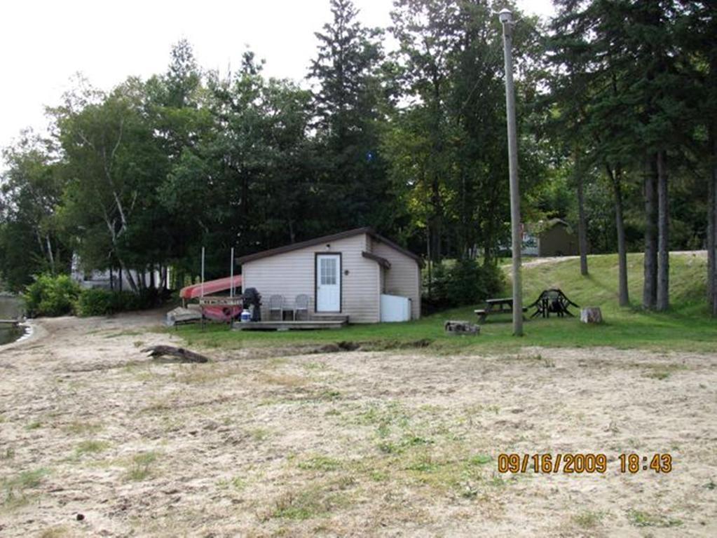 Marble Lake Lodge Cloyne Стая снимка
