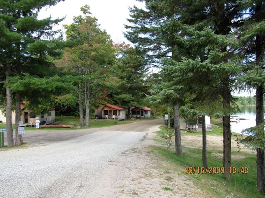 Marble Lake Lodge Cloyne Екстериор снимка