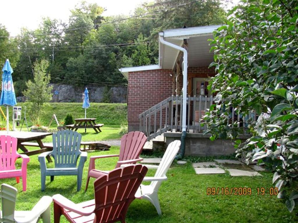 Marble Lake Lodge Cloyne Екстериор снимка