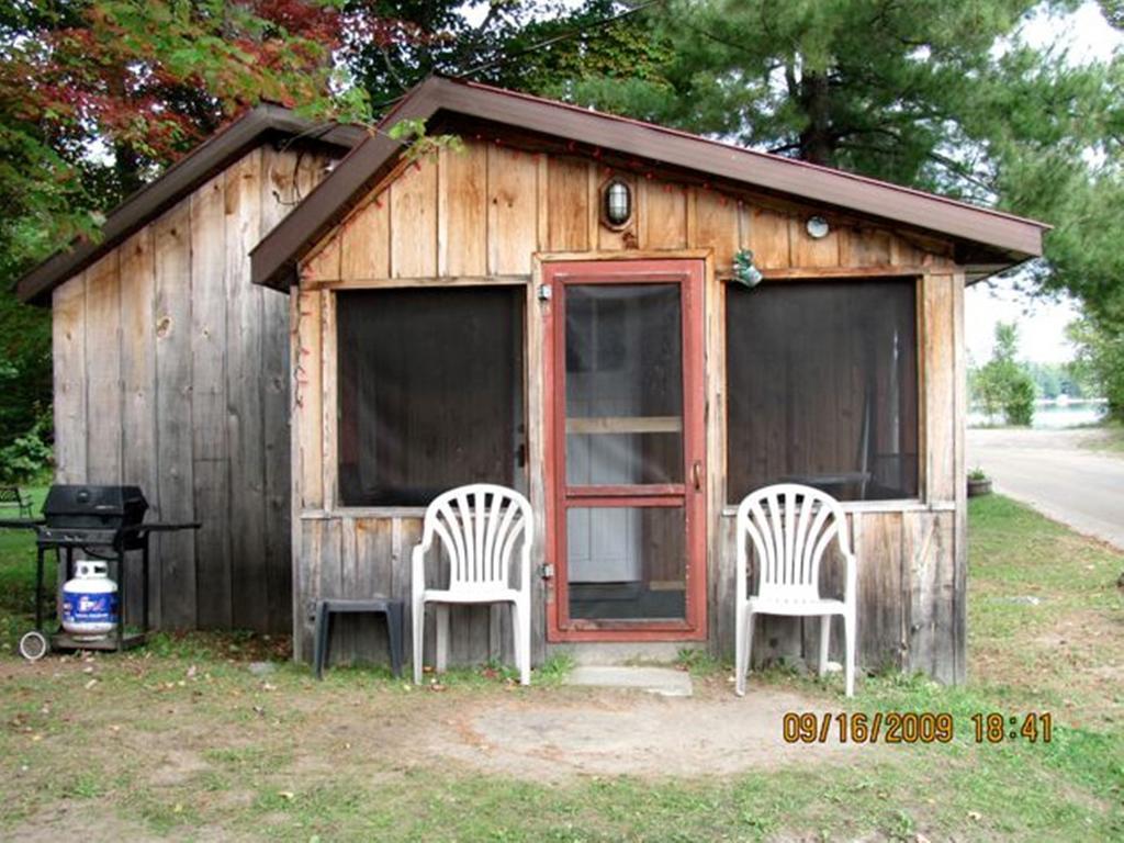 Marble Lake Lodge Cloyne Стая снимка